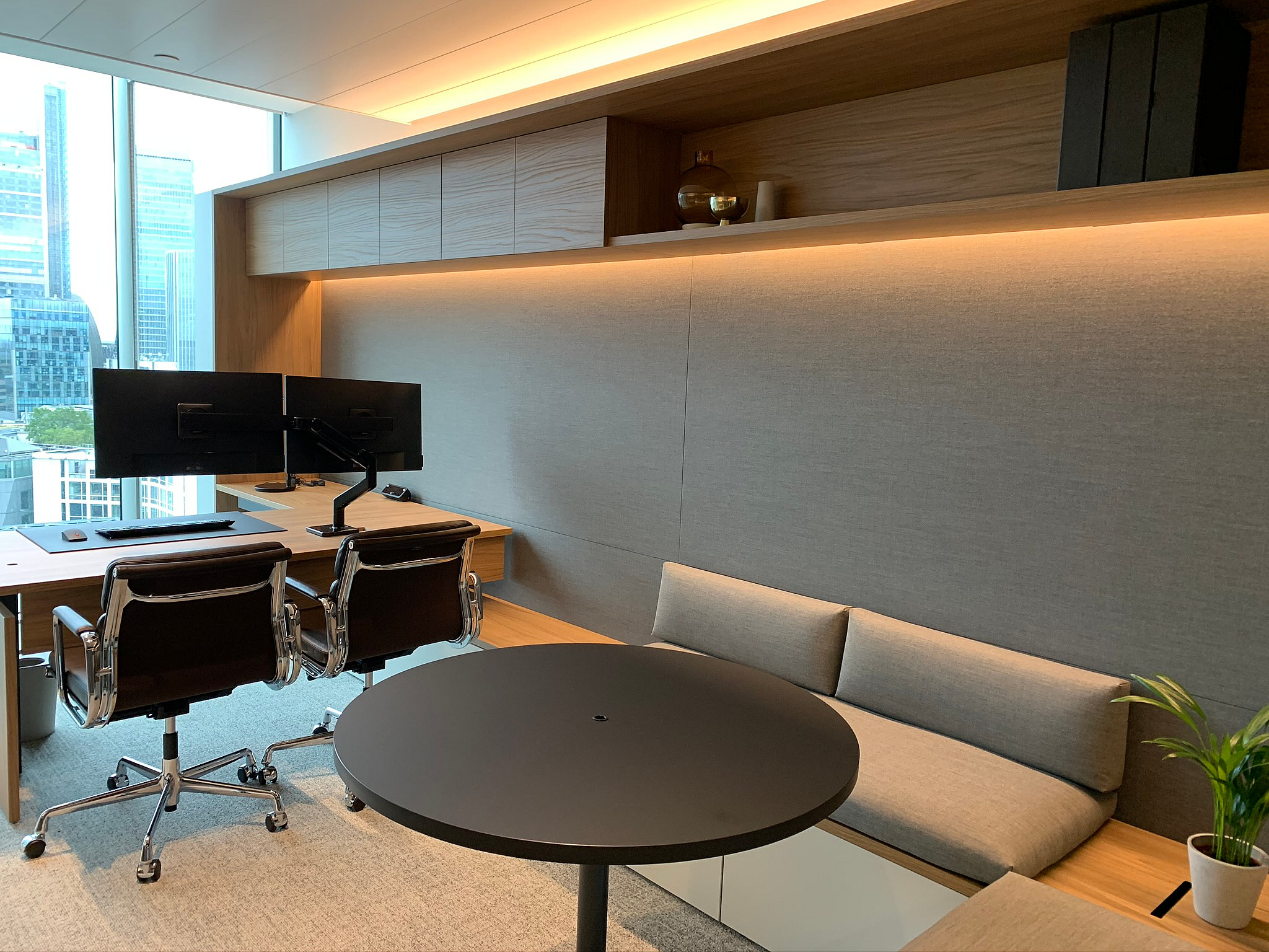Simpson Thatcher & Bartlett office interior, London